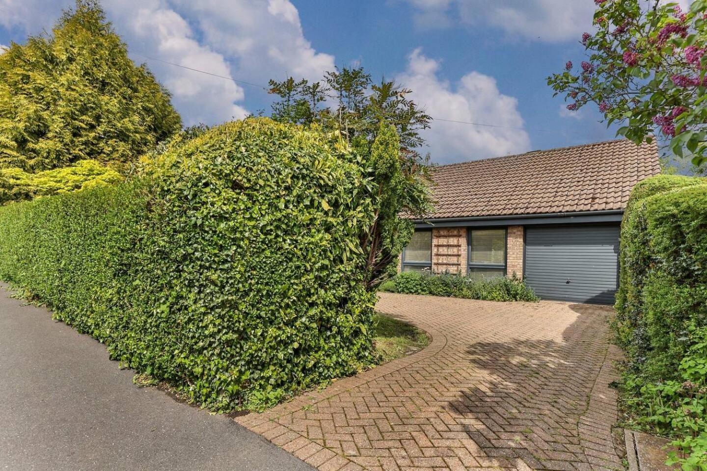 3 Bedroom Bungalow Close To Peak District With Garden Sheffield Exterior photo